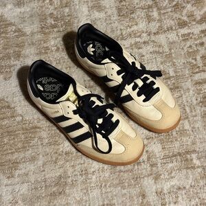 Adidas Samba Shoes in Cream and Black